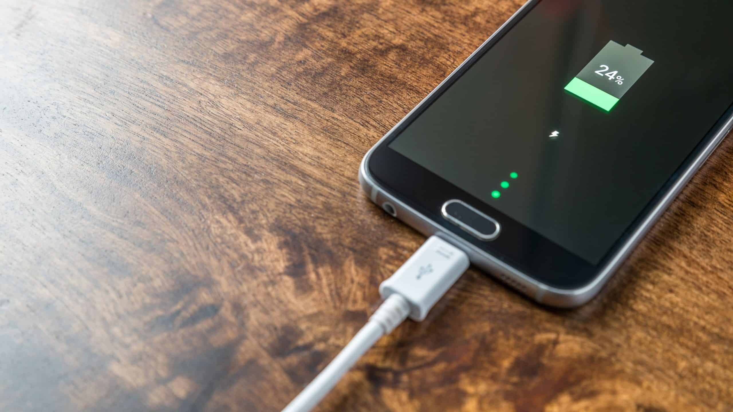 Por que eletrônicos esquentam enquanto estão carregando?