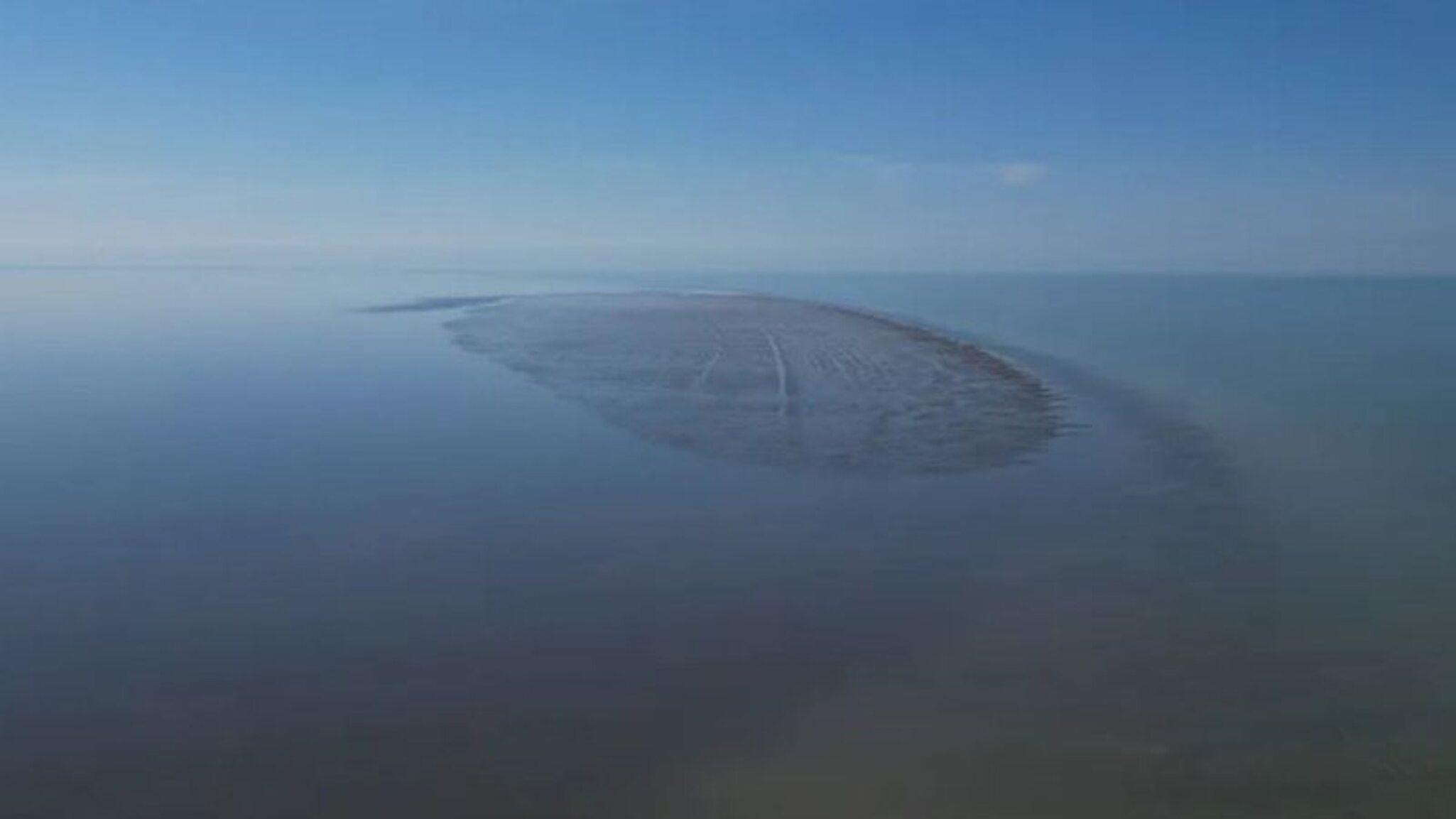 Mudanças climáticas criaram ilha no Mar Cáspio