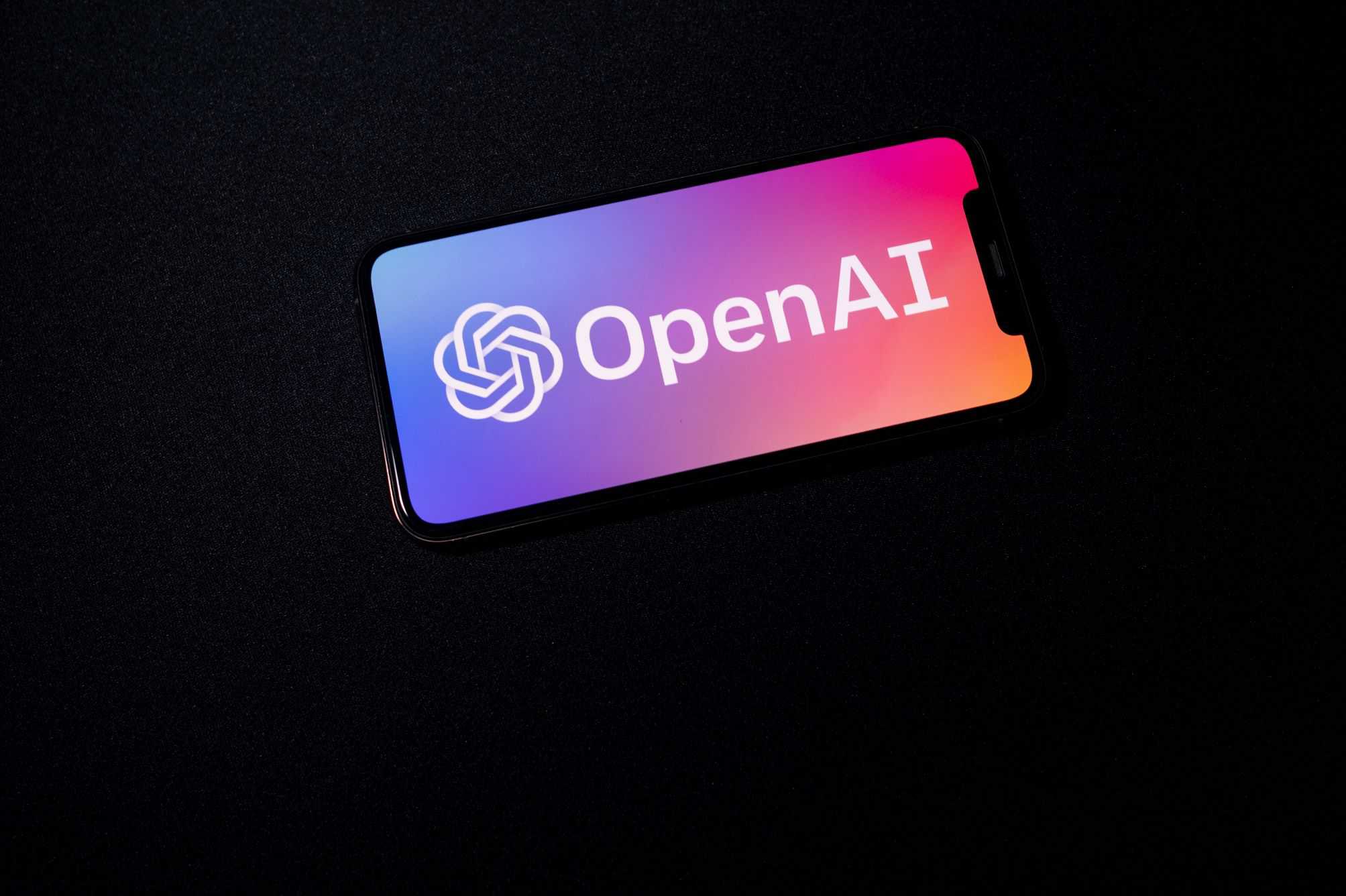 OpenAI identifica padrões ocultos que controlam o comportamento de IAs