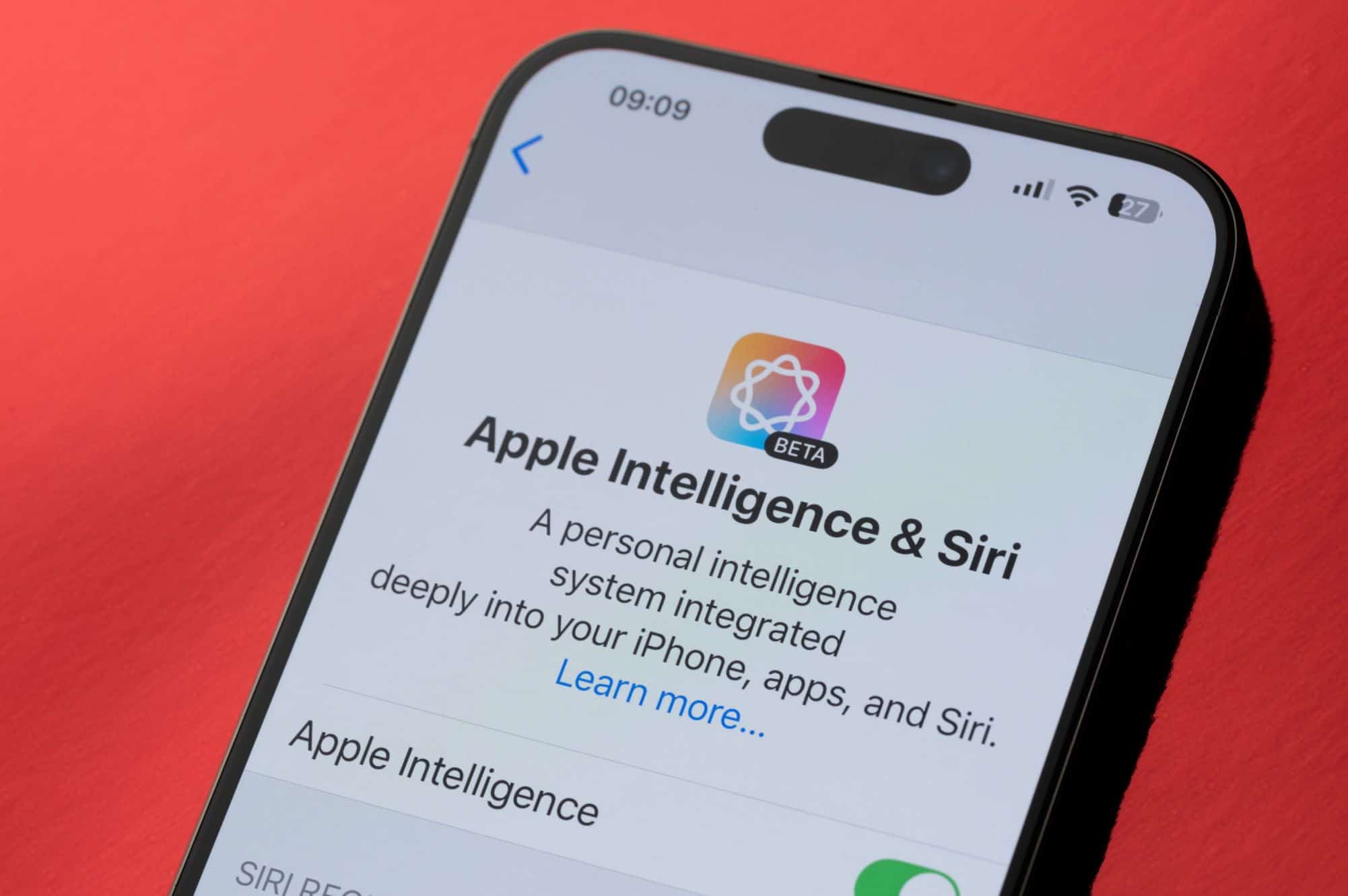 Apple nega atraso na IA e promete Siri aprimorada para 2026